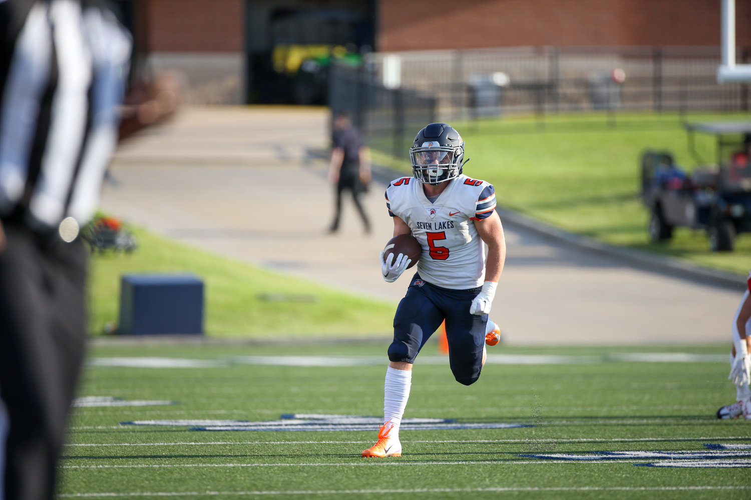 Seven Lakes Spartans running back Barrett Hudson (5) runs in the first quarter during the game between the Seven Lakes Spartans and Memorial Mustangs on August 25, 2022 in Houston, Texas. Photo Credit: John Glaser - Katy Times